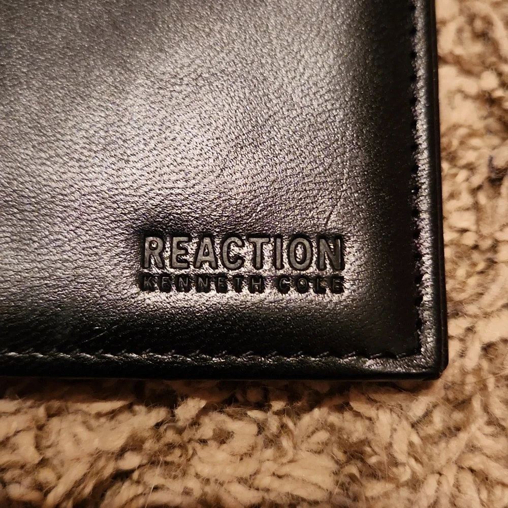 Kenneth Cole Reaction RFID Black Leather Wallet